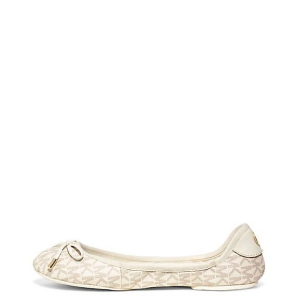 Michael Kors Cream Loafers Elegant Flats - Picture 3 of 7